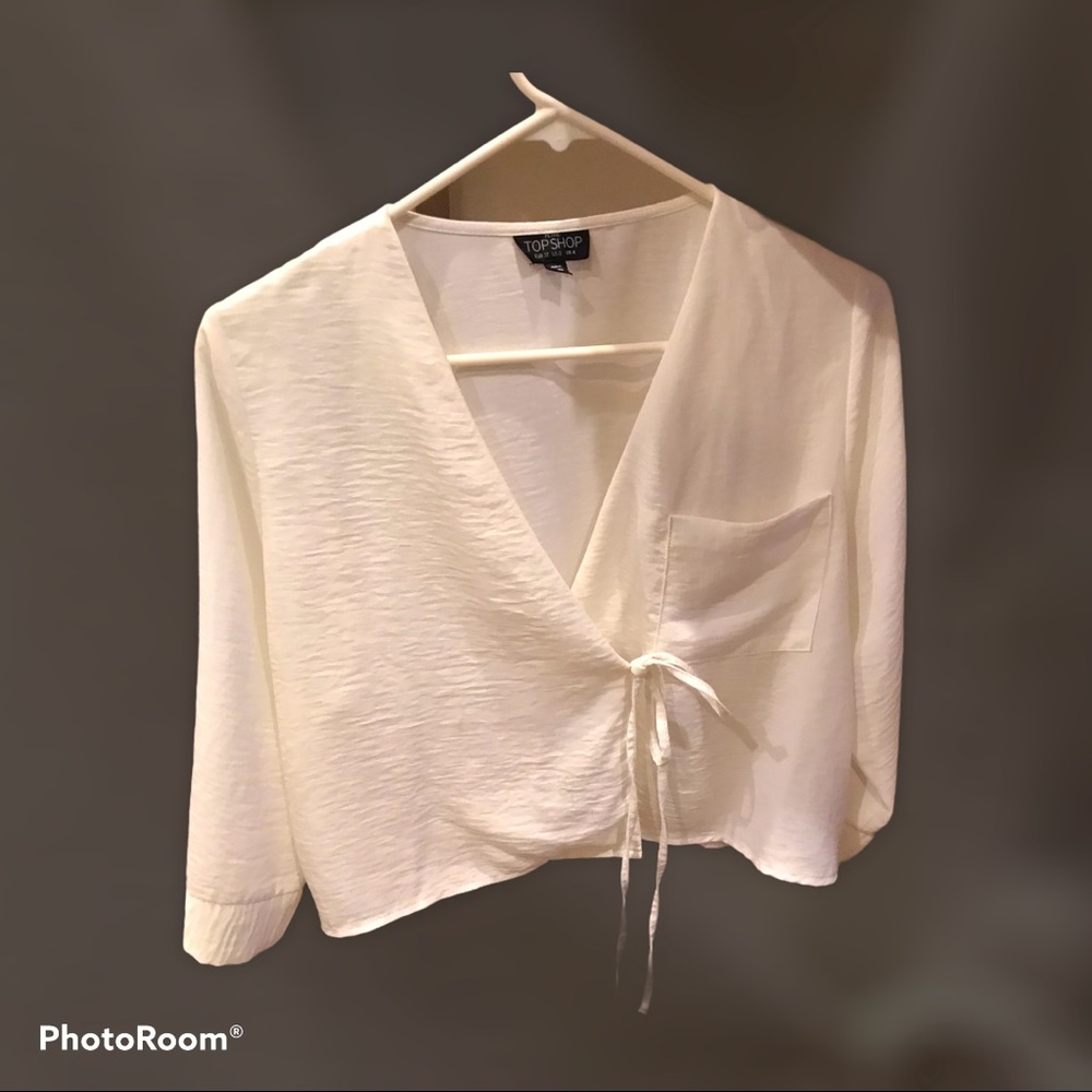 💕💕Topshop , soft cream , Flowy , wrap Blouse 💖